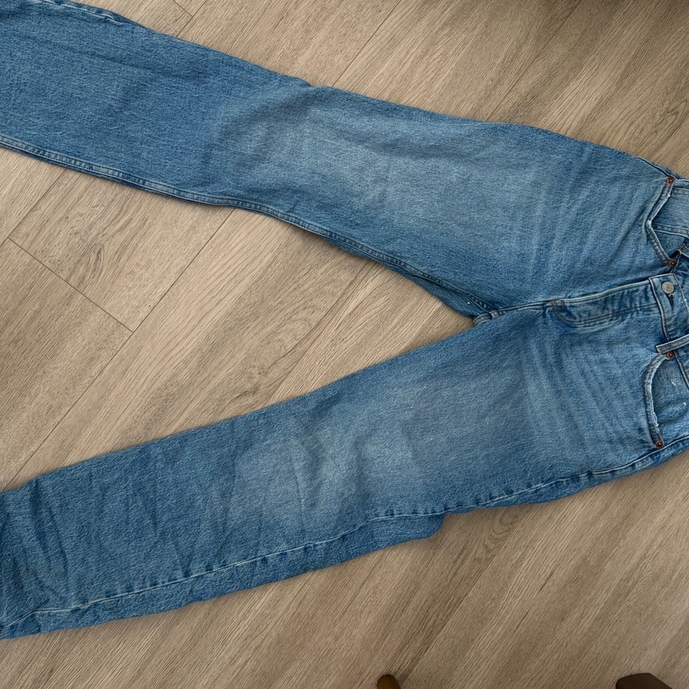 Abercrombie & Fitch Medium Blue Straight-Leg Jeans